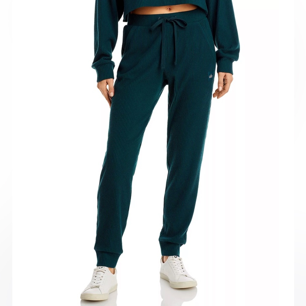 Alo Yoga Muse Rib-Knit Sweatpants